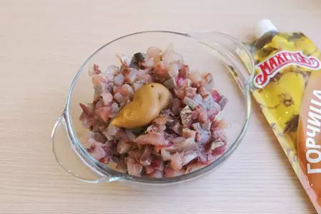 Салат с сельдью "фаворит": шаг 6