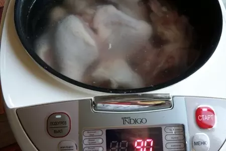 Заливное из курицы с овощами «праздничное конфетти».: шаг 1