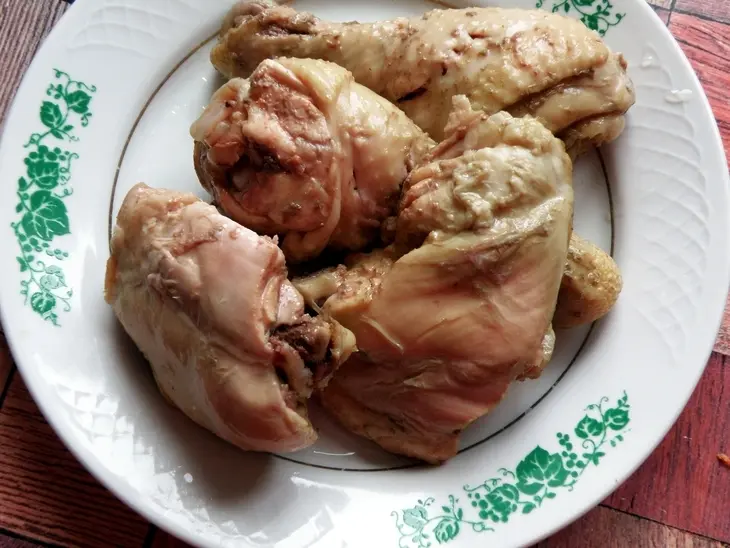 Заливное из курицы с овощами «праздничное конфетти».: шаг 2