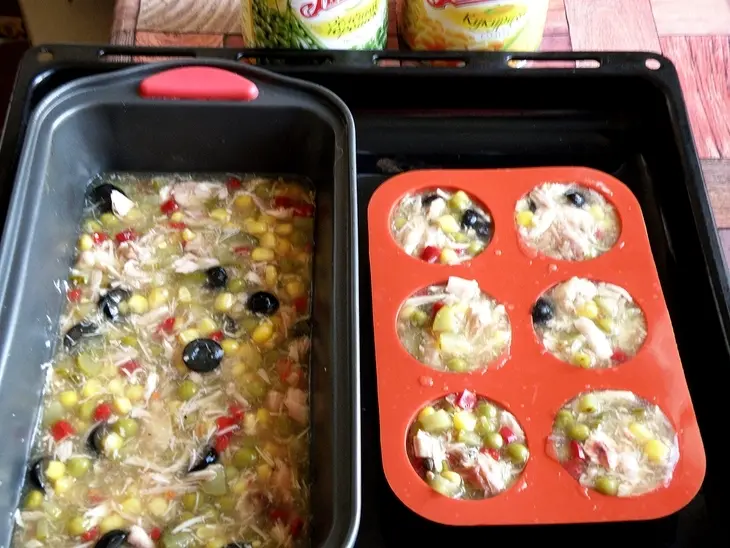 Заливное из курицы с овощами «праздничное конфетти».: шаг 5