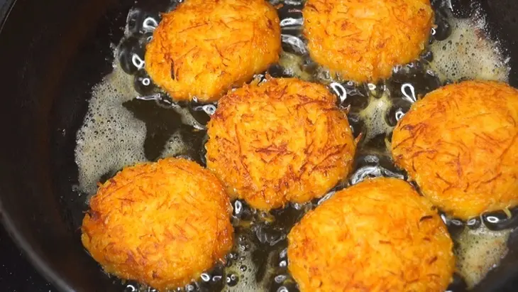 Драники с морковью: шаг 4