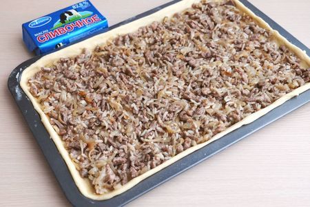 Домашний пирог с мясом утки , луком и рисом: шаг 14
