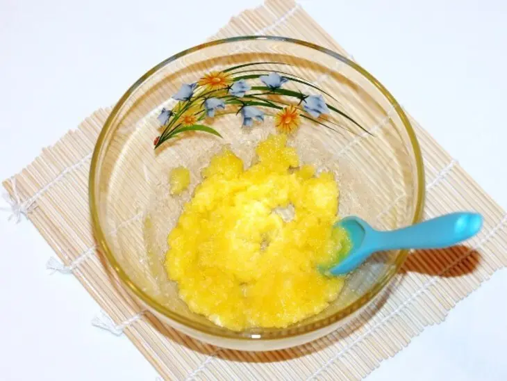 Пирог с джемом, безе и шоколадом "муравейник": шаг 5
