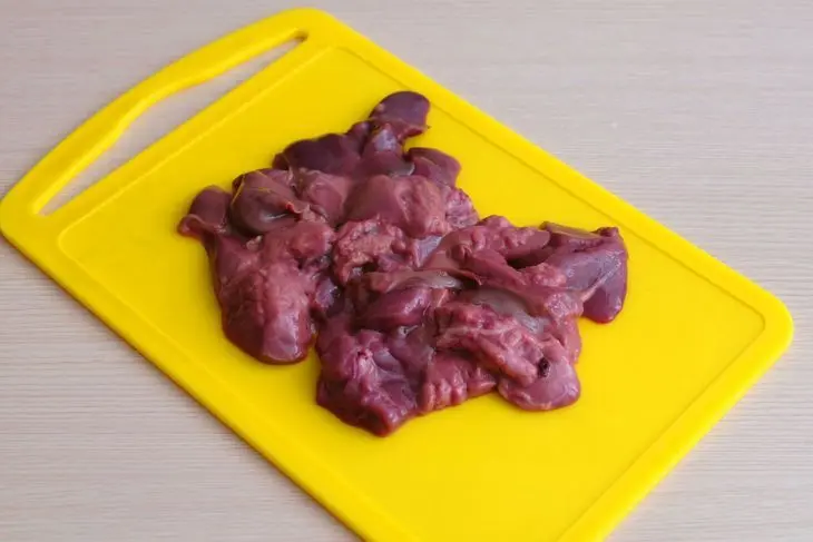 Паштет из куриной печени с грецкими орехами: шаг 1