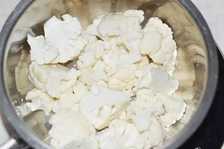 Закуска из цветной капусты с кальмаром.: шаг 2