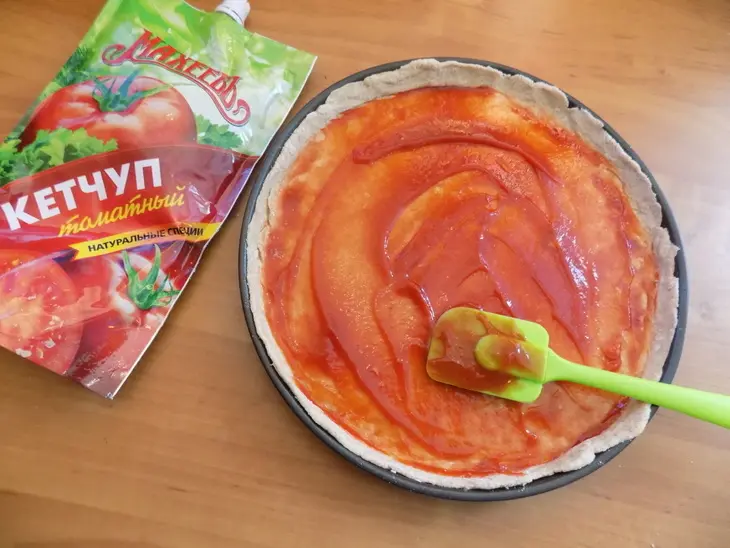Пицца с колбасой: шаг 7