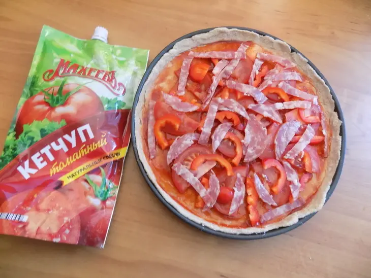 Пицца с колбасой: шаг 8