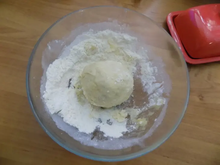 Песочный пирог с творогом и джемом.: шаг 2