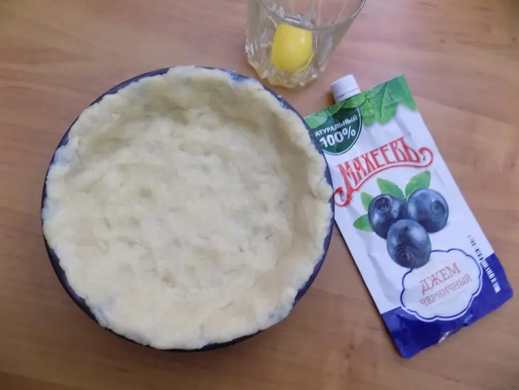 Песочный пирог с творогом и джемом.: шаг 6