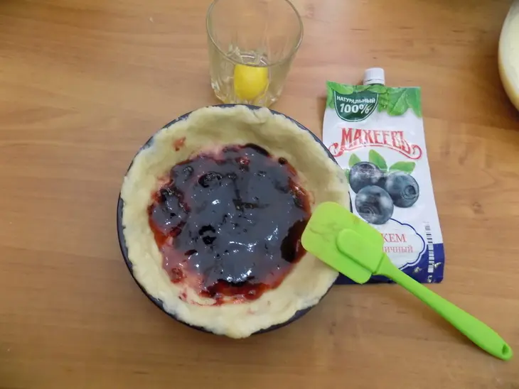 Песочный пирог с творогом и джемом.: шаг 7