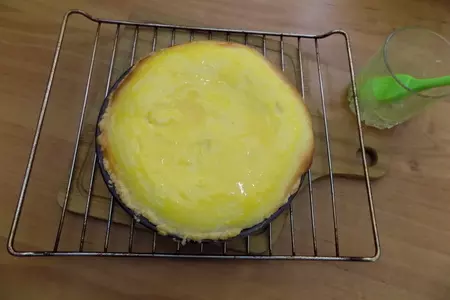 Песочный пирог с творогом и джемом.: шаг 9
