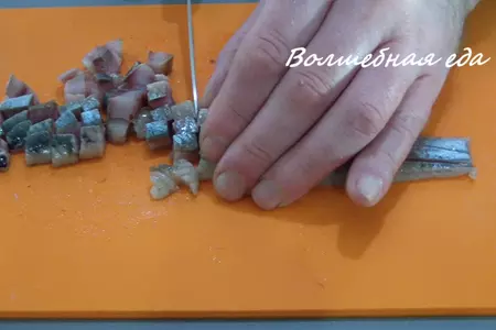 Новогодний салат "селедка под снегом": шаг 2