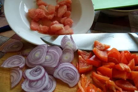Салат с грилованной говядиной и грейпфрутом.: шаг 3
