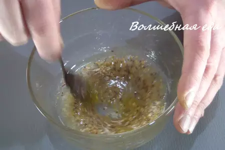 Салат с крабовыми палочками без майонеза: шаг 4