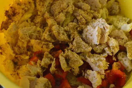 Салат с курицей и пекинской капустой: шаг 4