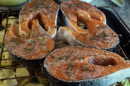 Семга, запеченная с кабачками: шаг 3