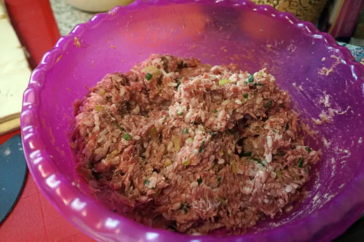Мясной пирог «спиральная галактика»: шаг 2