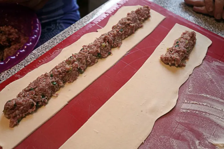 Мясной пирог «спиральная галактика»: шаг 3