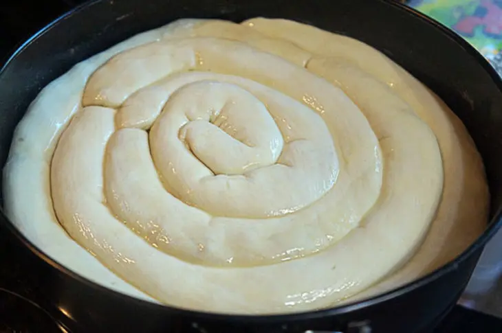 Мясной пирог «спиральная галактика»: шаг 6