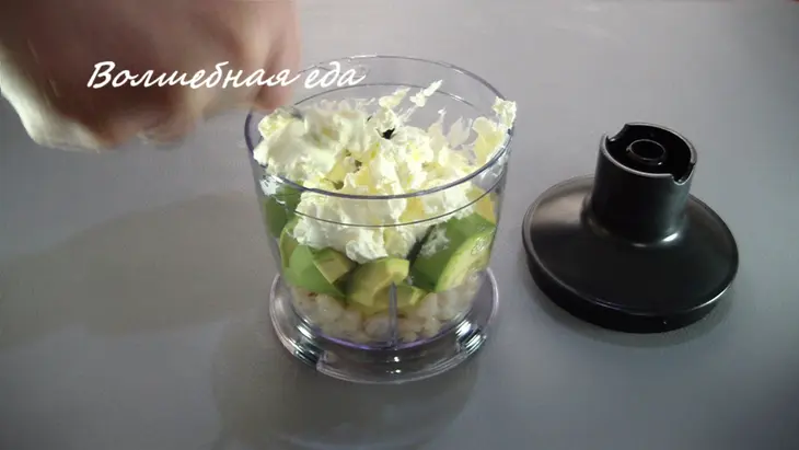 Тарталетки с авокадо, сыром и креветками: шаг 3