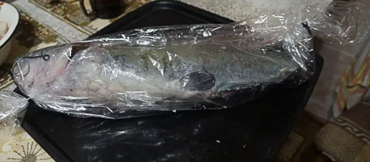 Сом, фаршированный грибами: шаг 3