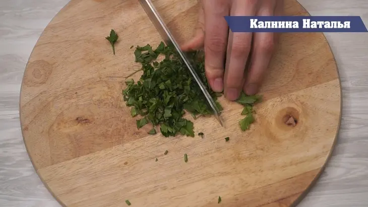 Картофель в духовке в чесночном масле с сыром.: шаг 1