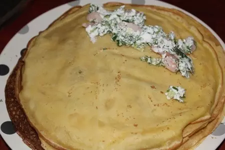Блинчики с творогом, креветкой и огурцом: шаг 7
