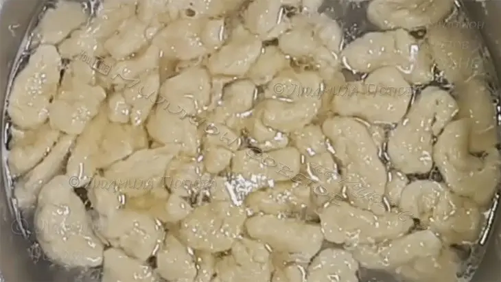 Куриный суп с галушками, блюдо украинской кухни: шаг 8