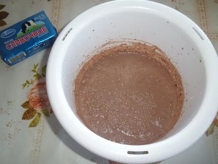 Шоколадные блины с вареной сгущенкой и арахисом: шаг 5