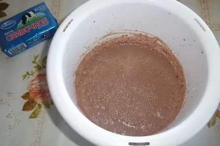 Шоколадные блины с вареной сгущенкой и арахисом: шаг 5