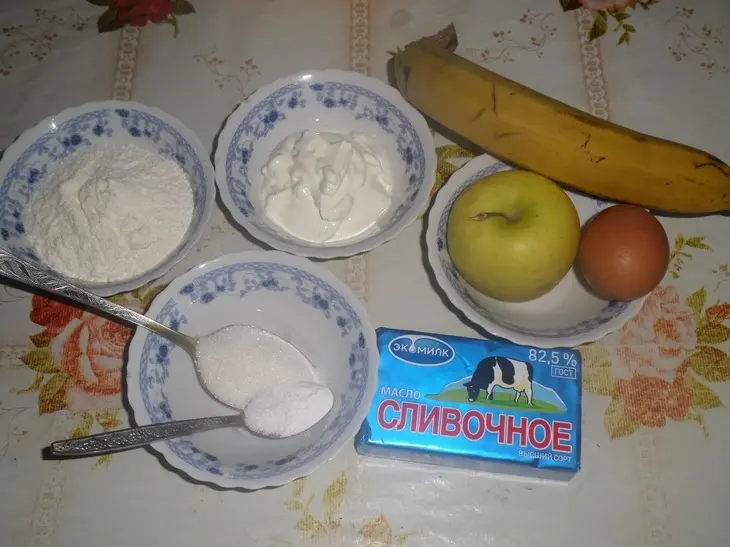 Оладьи с яблоком и бананом: шаг 1