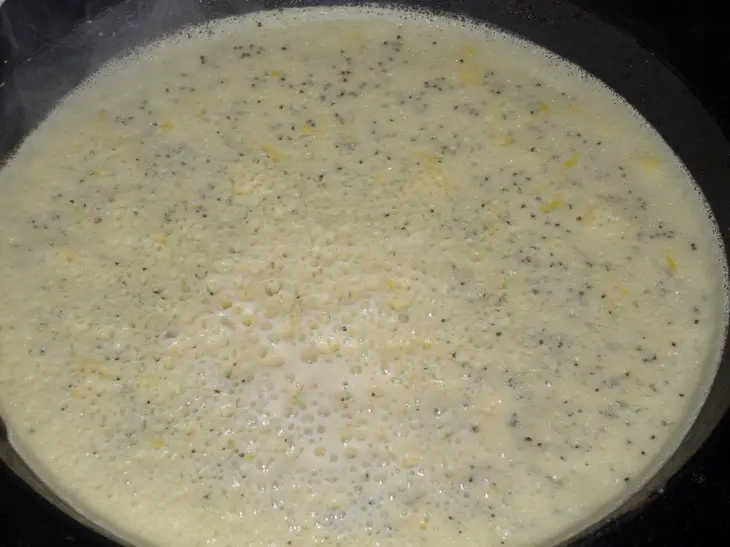 Сливочные блины с маком и цедрой лимона: шаг 6