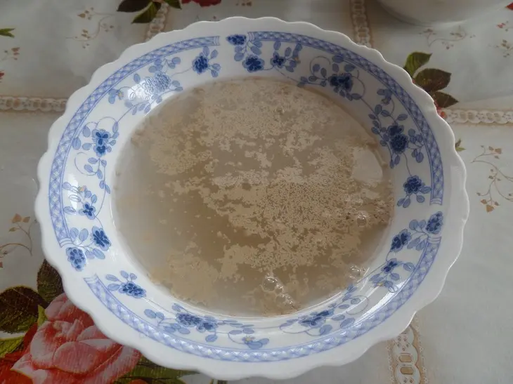 Блинный пирог с брынзой и овощами: шаг 1