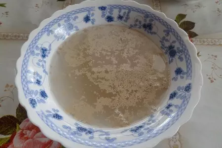 Блинный пирог с брынзой и овощами: шаг 1