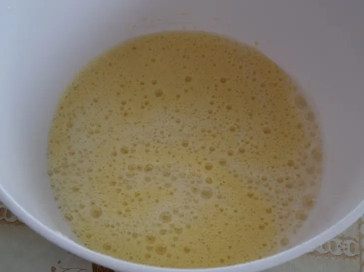 Блинный пирог с брынзой и овощами: шаг 3