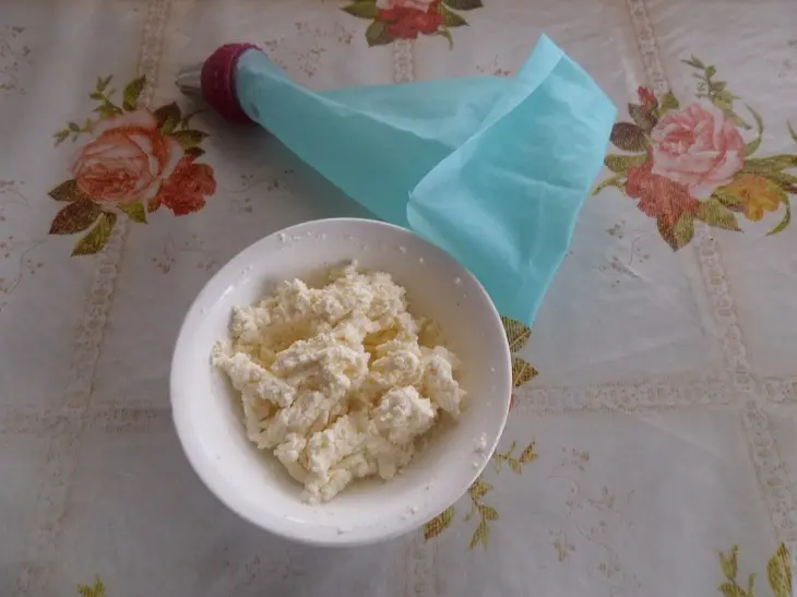 Клубничные блины с клубничным джемом и творожным кремом: шаг 15