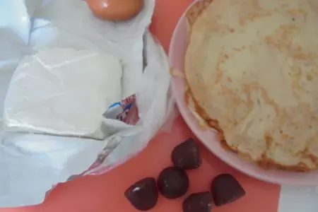 Запеченные блинные "сердечки" с творогом и семенами чиа: шаг 3