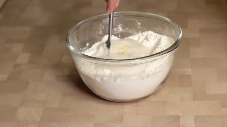 Слоеные сырные булочки с хрустящей корочкой: шаг 1