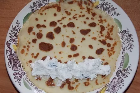 Блины, запечёные в сметанной заливке.: шаг 3