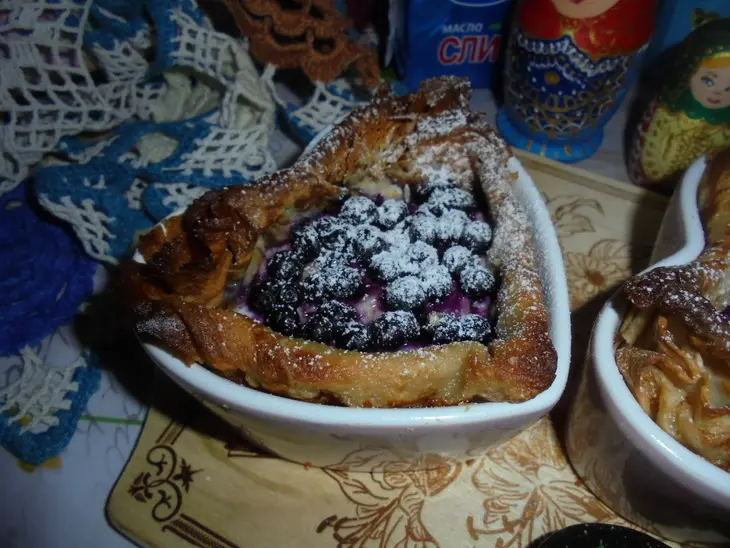 Блинные мини-ватрушки с творогом и черникой: шаг 9