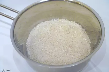 Десерт  из шоколадного риса со сливками и орехами: шаг 2
