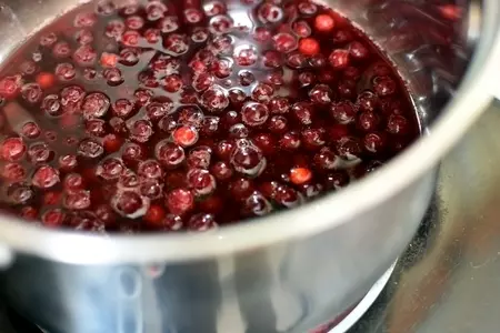 Торт с творожным кремом и брусничной глазурью.: шаг 9