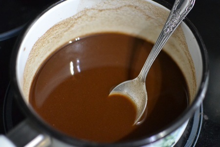 Кофейный кекс с корично-сметанным соусом : шаг 8