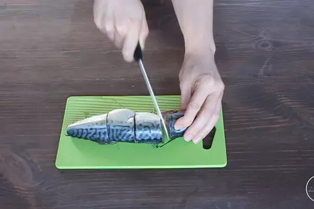 Скумбрия (сельдь) пряного посола. отличная закуска!: шаг 2
