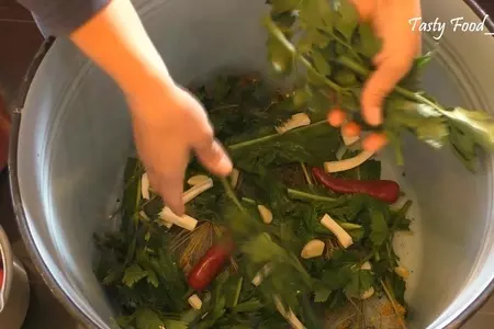 Квашеные помидоры на зиму. невероятно вкусные!: шаг 2