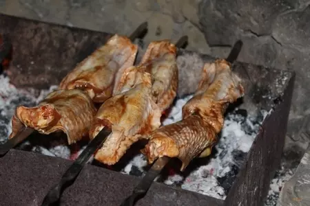 Индюшиные крылышки на мангале: шаг 4