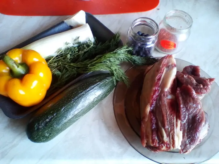 Мясной суп с хвойной пылью: шаг 1