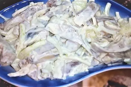 Сельдь маринованная в майонезе с луком: шаг 3