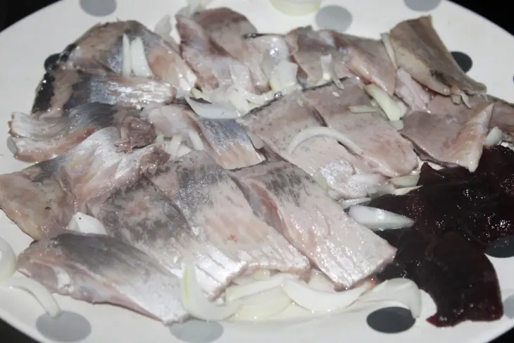Закуска из сельди "провансаль" и картофель по-карибски с соляной корочкой: шаг 6