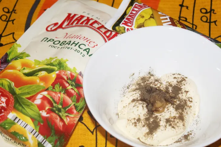 Закуска из сельди "провансаль" и картофель по-карибски с соляной корочкой: шаг 7